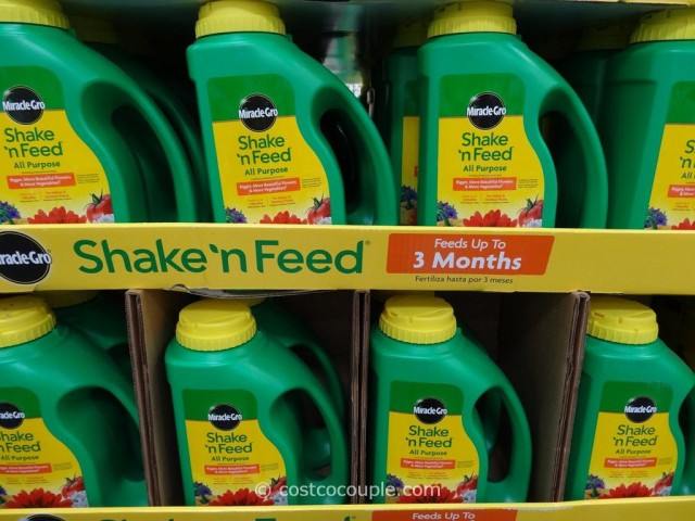 Miracle Gro Shake and Feed Costco 1