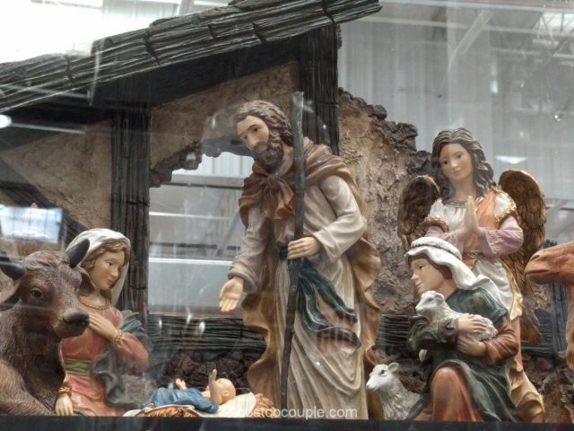 kirkland-signature-13-piece-nativity-set-costco-4