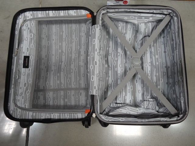 Ricardo 20″ Superlight Carry-on Spinner Luggage