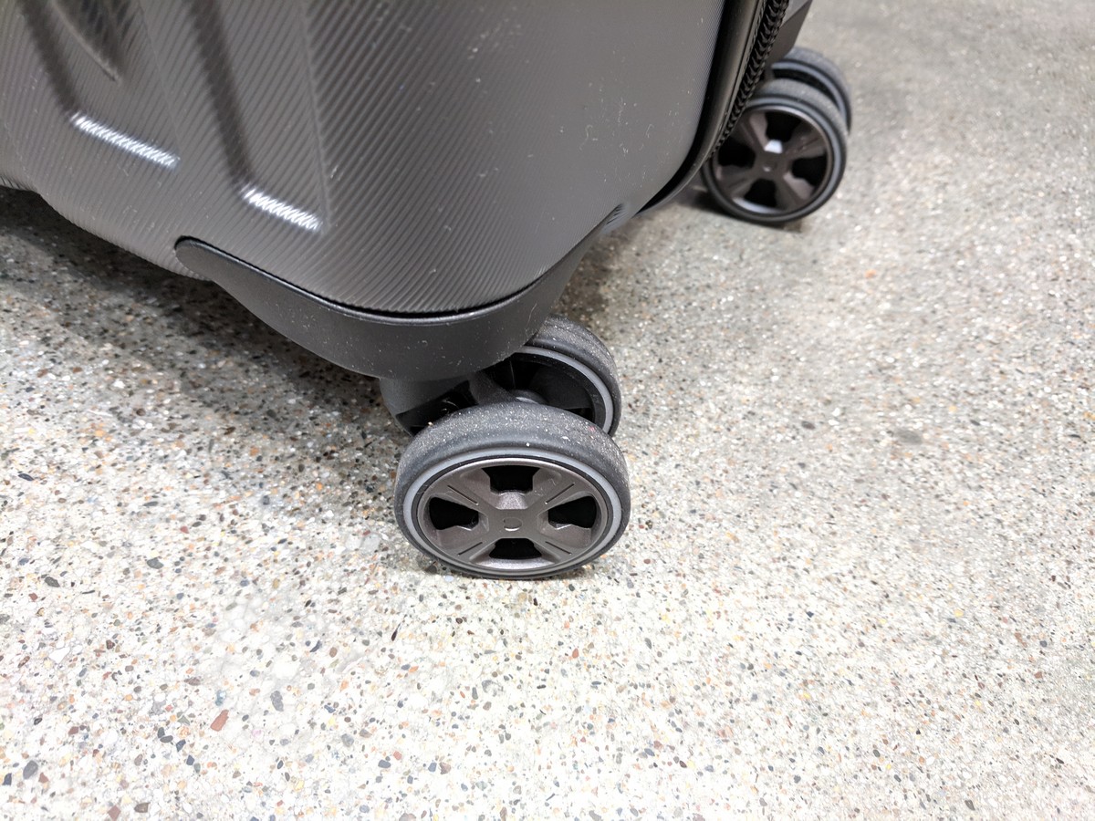 Delsey Carbonite 20Inch Hardside Spinner